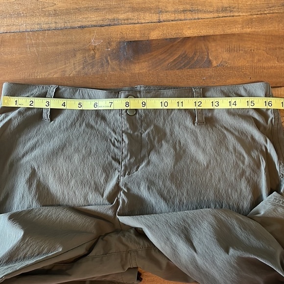 MERRELL women’s hiking pants, size 10 - Picture 4 of 6